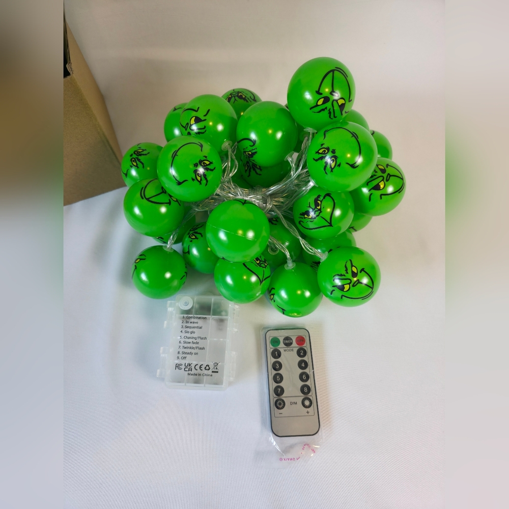 Grinch String Lights 30 LED 16 Feet Battery Powered Remote Christmas Gift NIB - Picture 2 of 4
